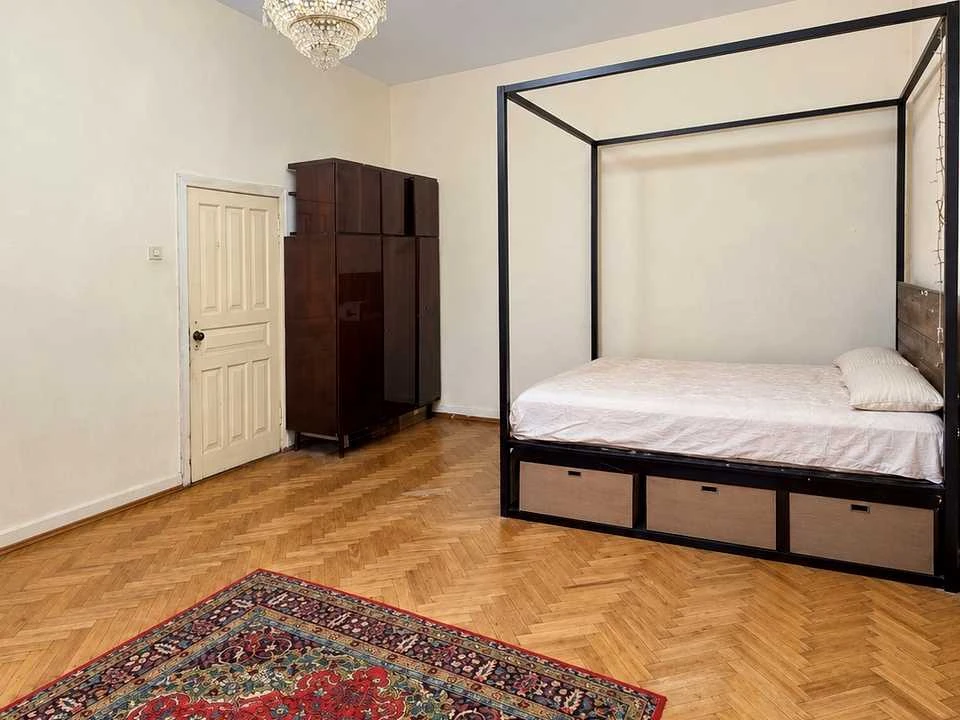 Apartment. Oleksa Honchar St, Kyiv