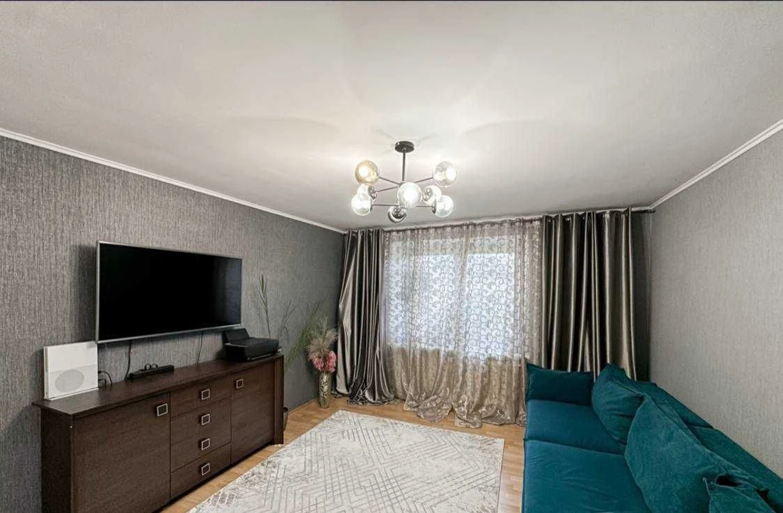 Sale of a 2-bedroom apartment on Red Cherry Street