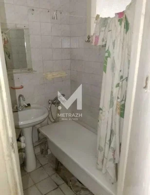 Продам 3-кімнатну квартиру, вул. 23 Августа, метро «23 Августа»