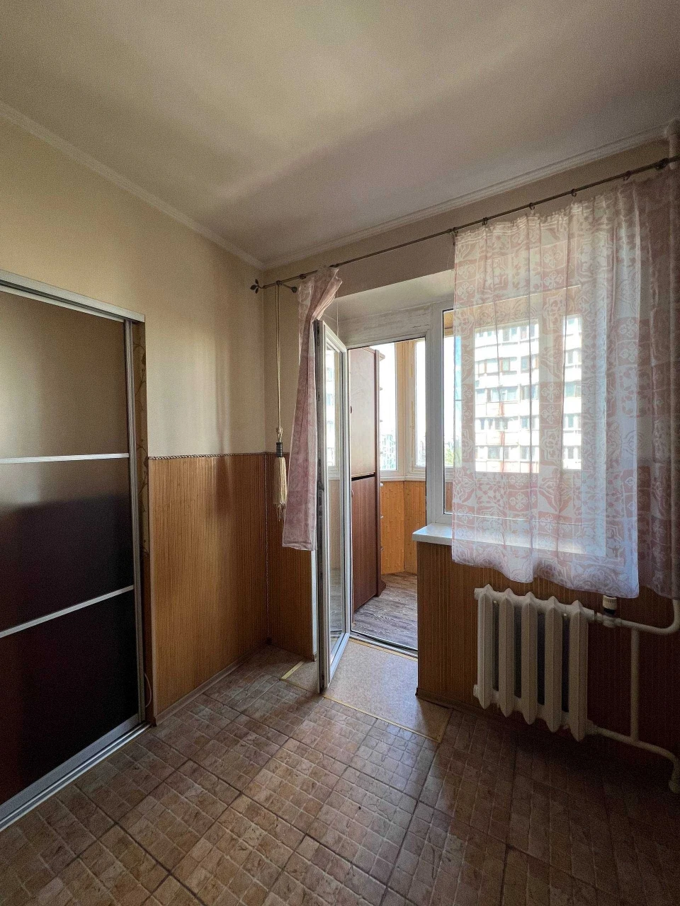 Продам 3х ком квартиру  на Заболотного/Сахарова