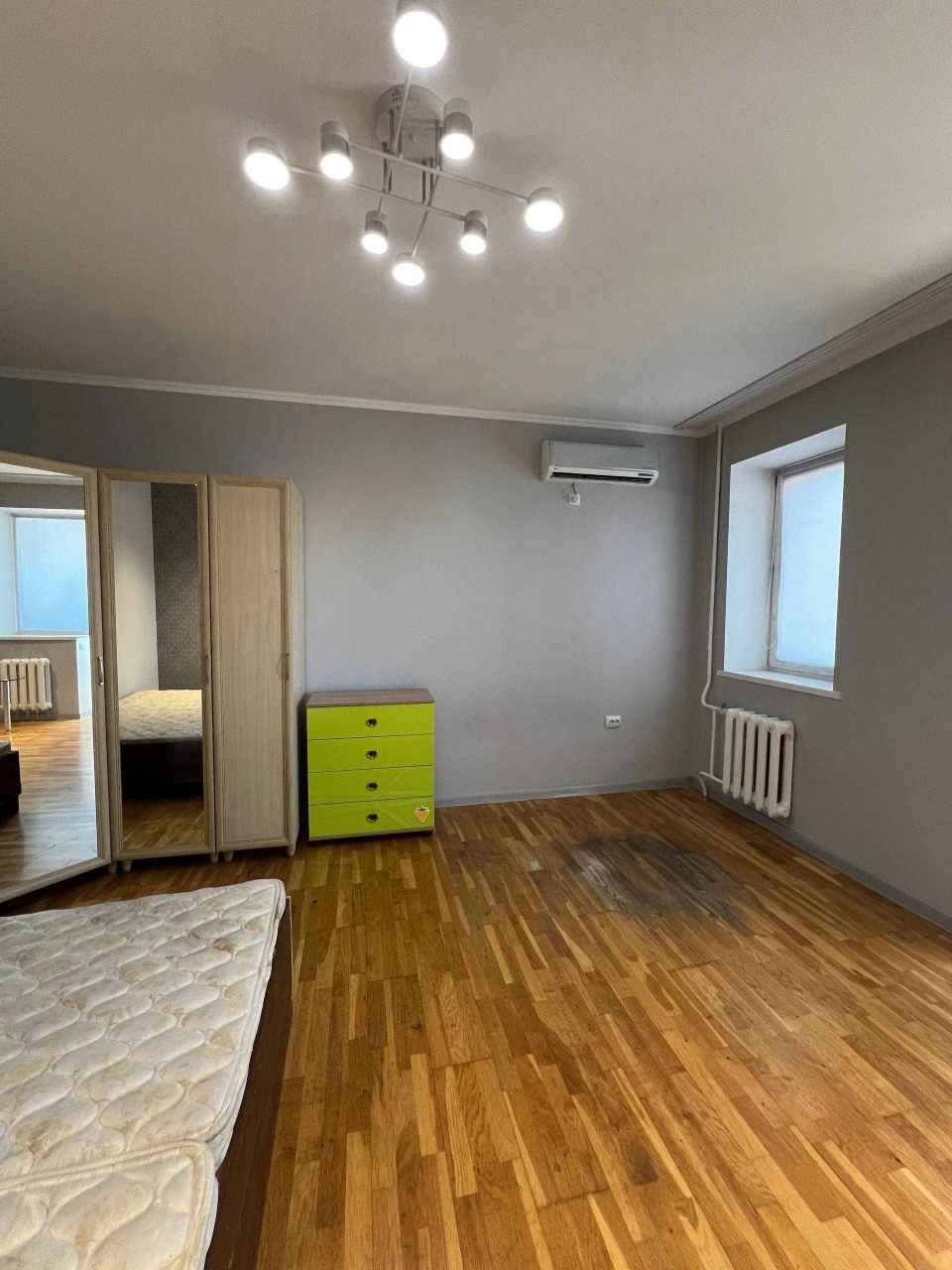Продам 3х ком квартиру  на Заболотного/Сахарова