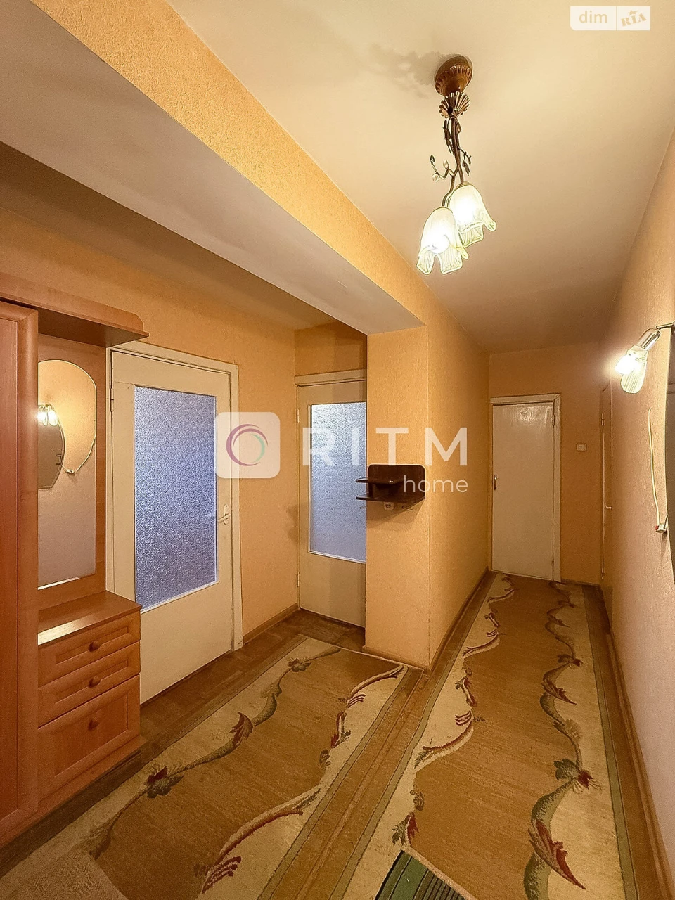 Sale of Apartment, Gushta