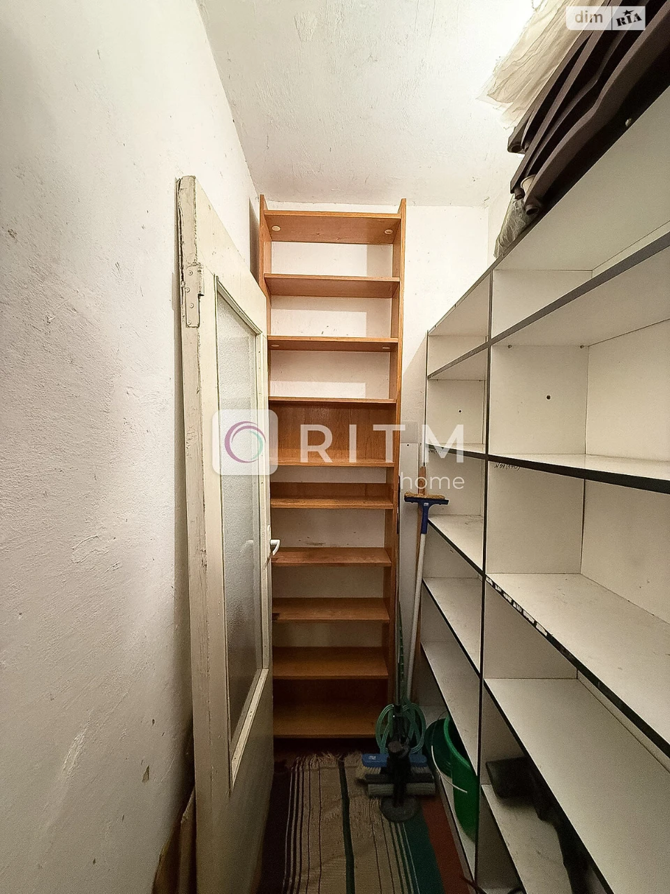 Sale of Apartment, Gushta
