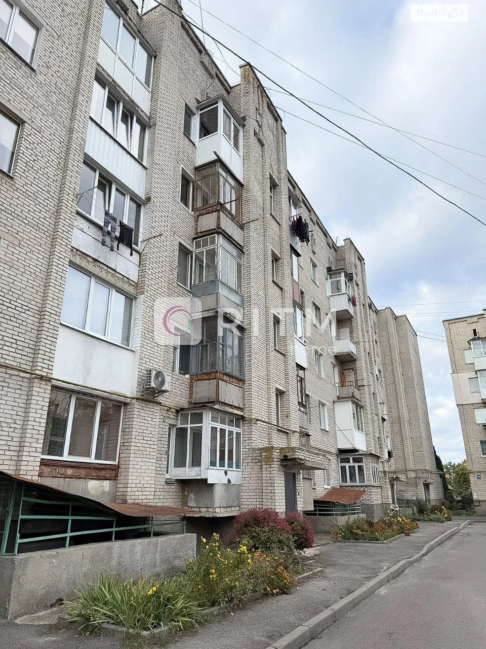Sale of Apartment, Gushta