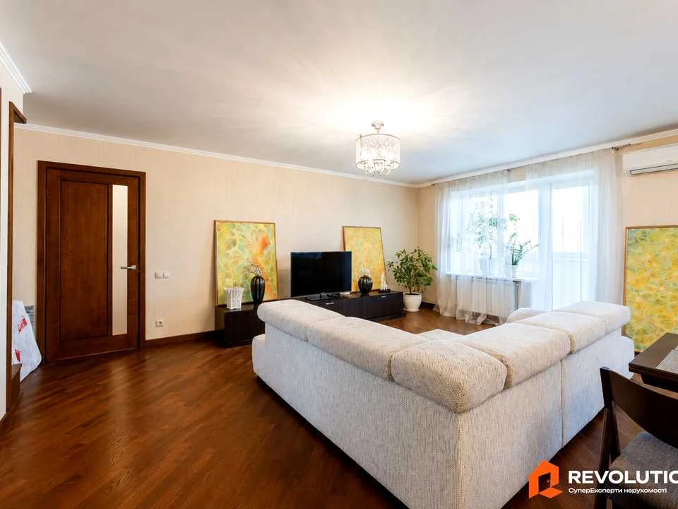 Apartment. Levka Luk'yanenko Street, Kyiv.
