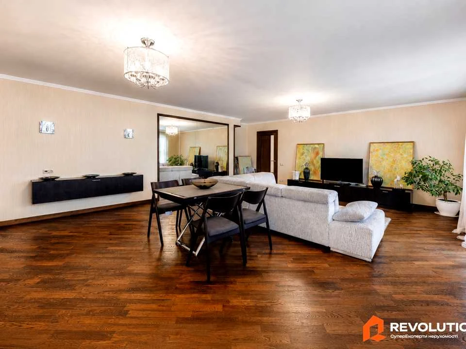 Apartment. Levka Luk'yanenko Street, Kyiv.