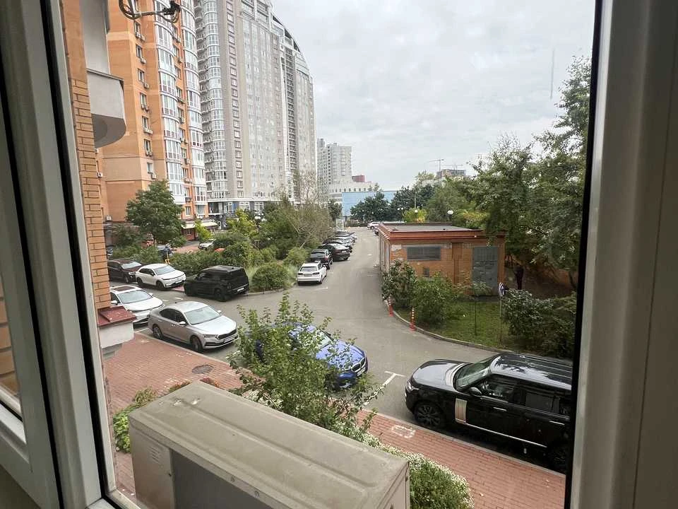 Квартира. Киев, Оболонская набережная ул.