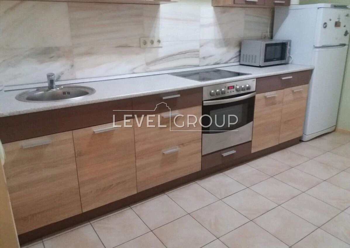 Sale of a 2-bedroom apartment in the "Bogatyrs'kyi" residential complex in Obolon –