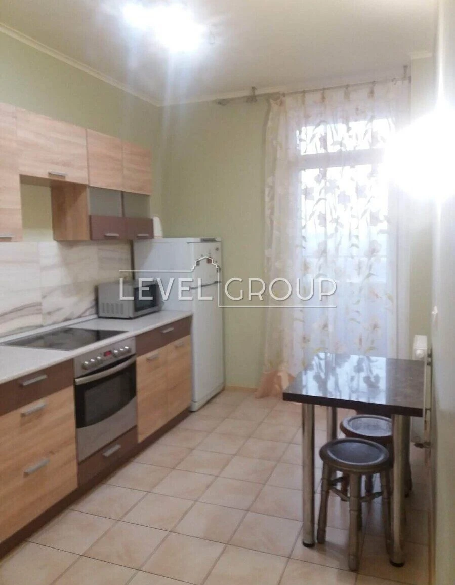 Sale of a 2-bedroom apartment in the "Bogatyrs'kyi" residential complex in Obolon –