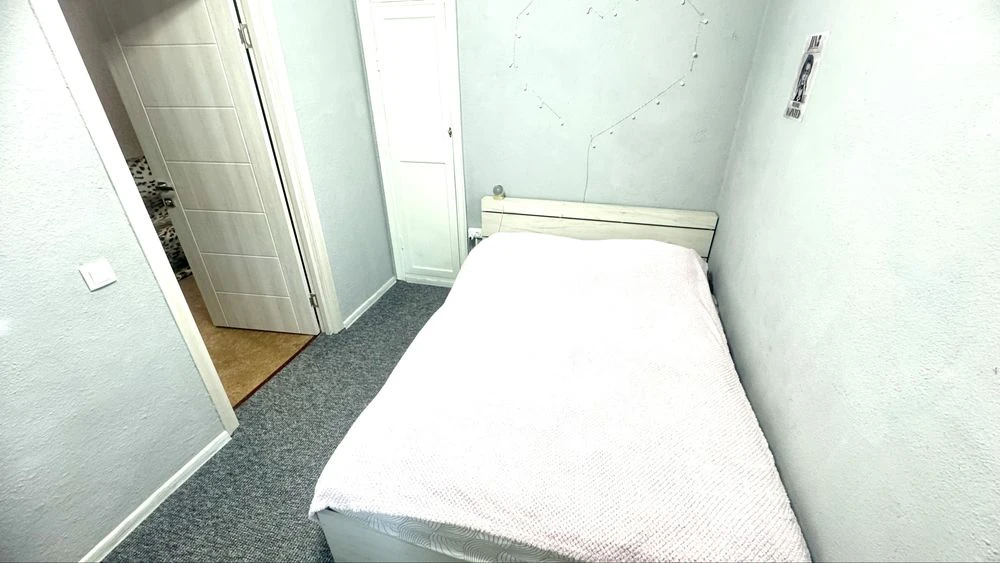 Sale of a 4-room apartment on Nezalezhnosti Street (Titova) in Dnipro.