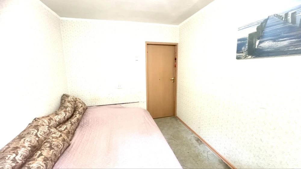 Sale of a 4-room apartment on Nezalezhnosti Street (Titova) in Dnipro.