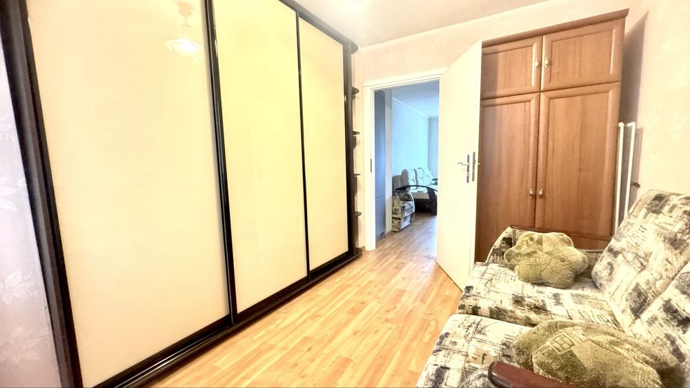 For sale 3-room apartment in a multi-story building on Yangel in Dnipro