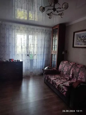 For Sale 3-room apartment in the Kosmonavtov area, street.