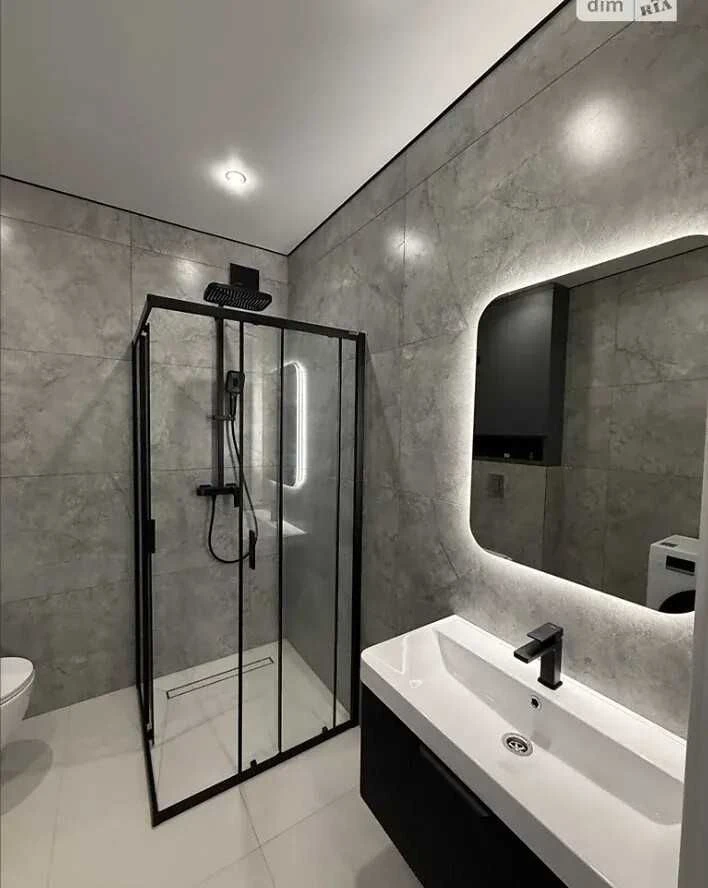 Luxury 1-bedroom apartment in the city center