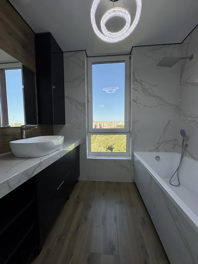 Ready-to-move-in 3-bedroom apartment