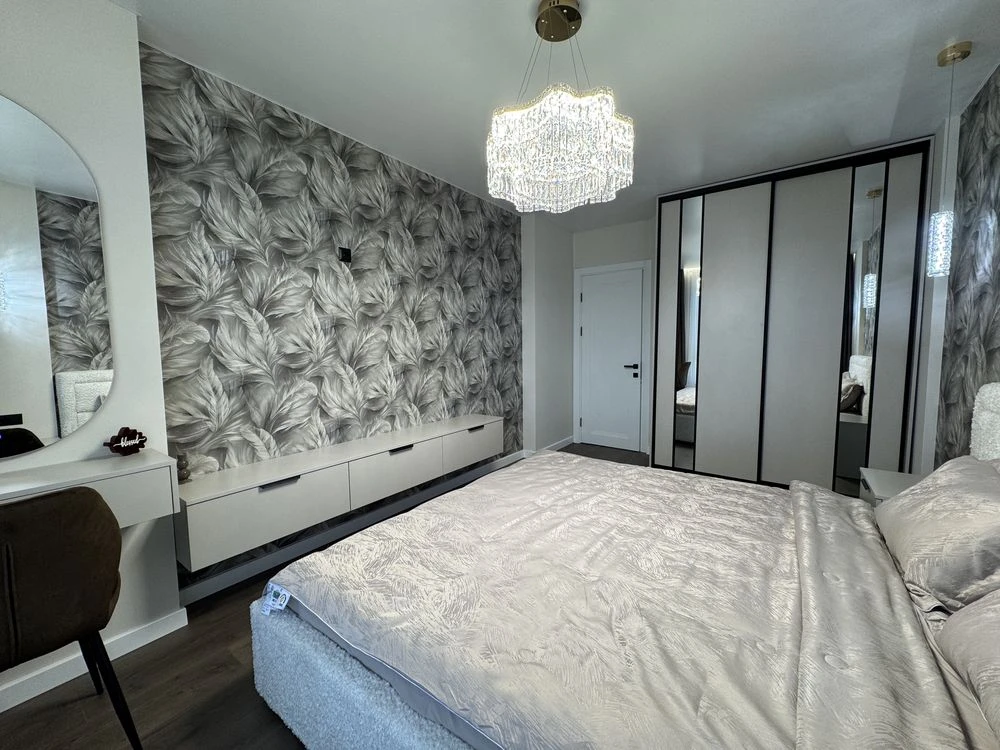 Ready-to-move-in 3-bedroom apartment