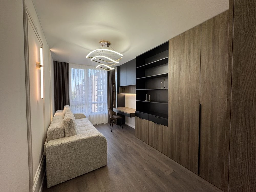Ready-to-move-in 3-bedroom apartment