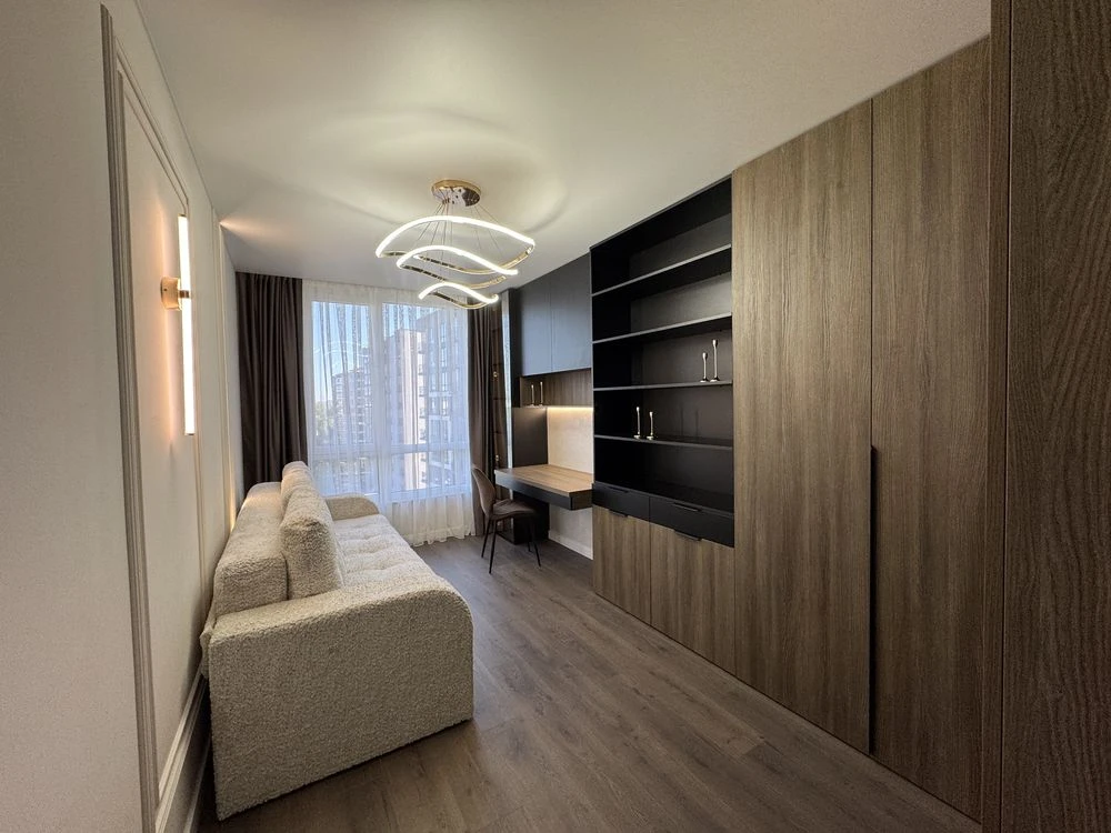 Ready-to-move-in 3-bedroom apartment