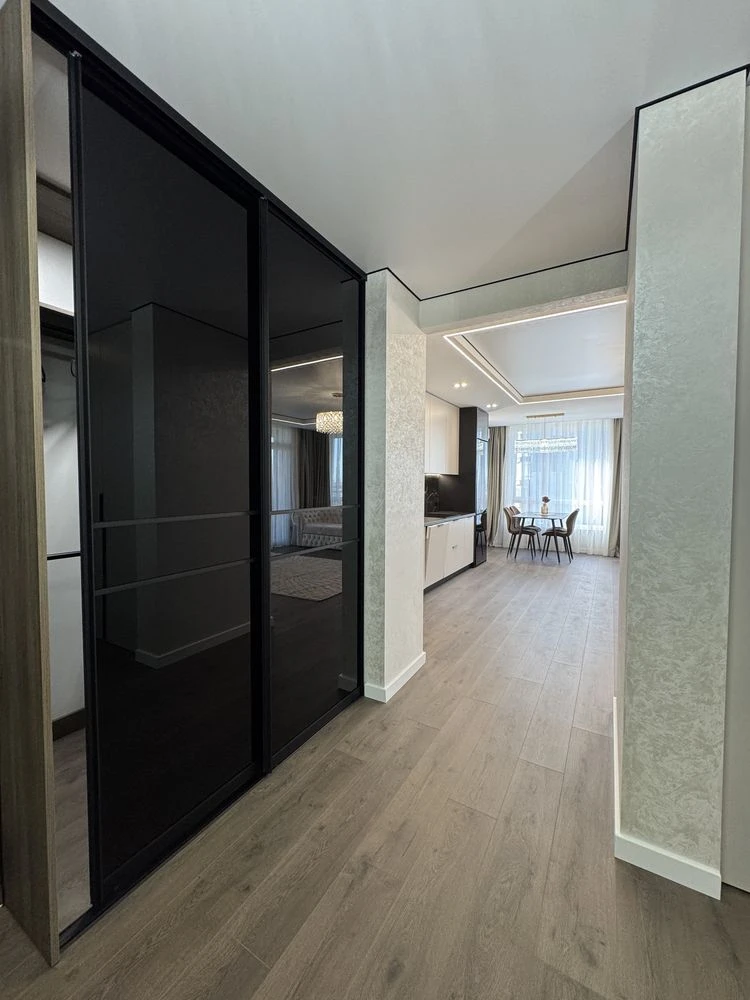 Ready-to-move-in 3-bedroom apartment