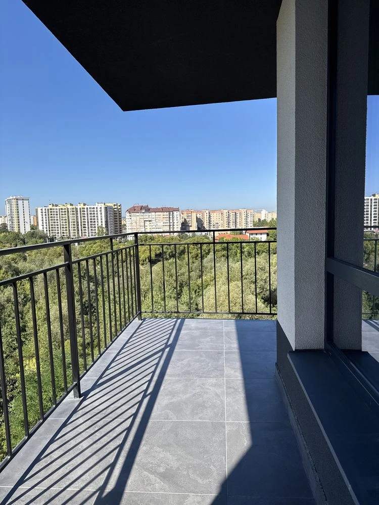 Ready-to-move-in 3-bedroom apartment