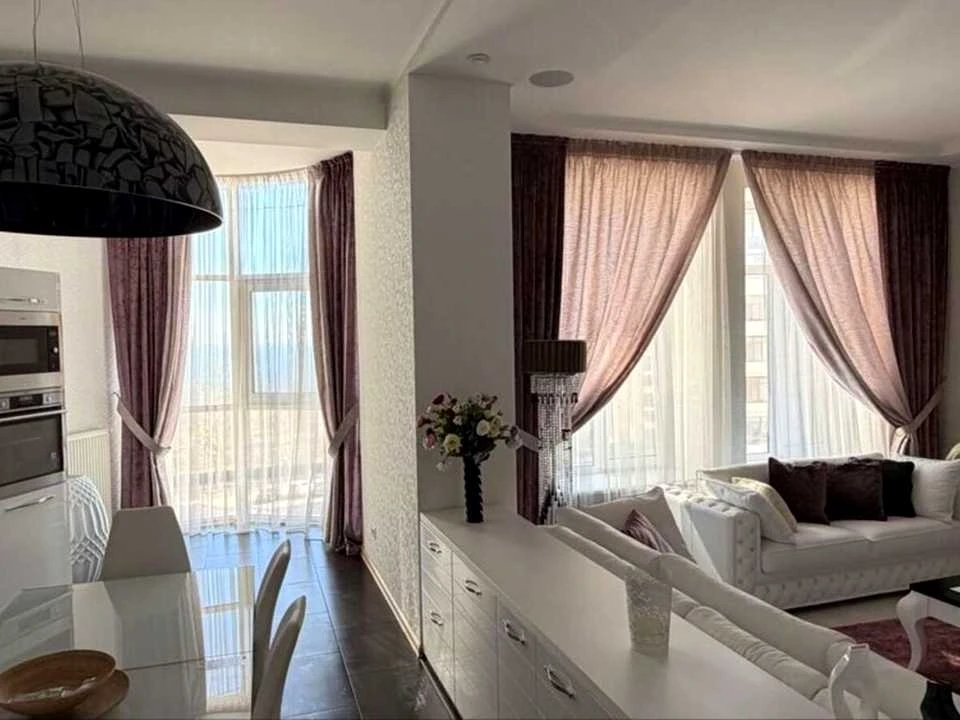 Apartment. Odesa, Hetman Sahaidakho Bullevard.