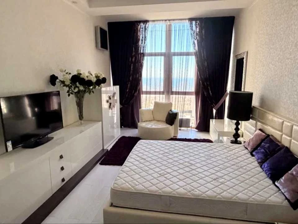 Apartment. Odesa, Hetman Sahaidakho Bullevard.