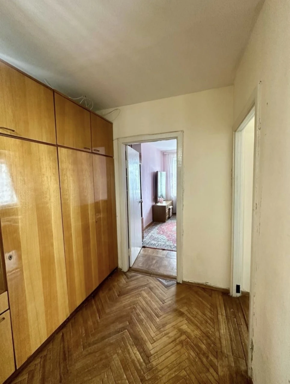 Двухкомнатная квартира в центре, кирпичный дом