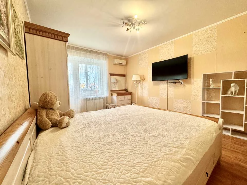 Квартира. Київ, Анни Ахматової вул.
