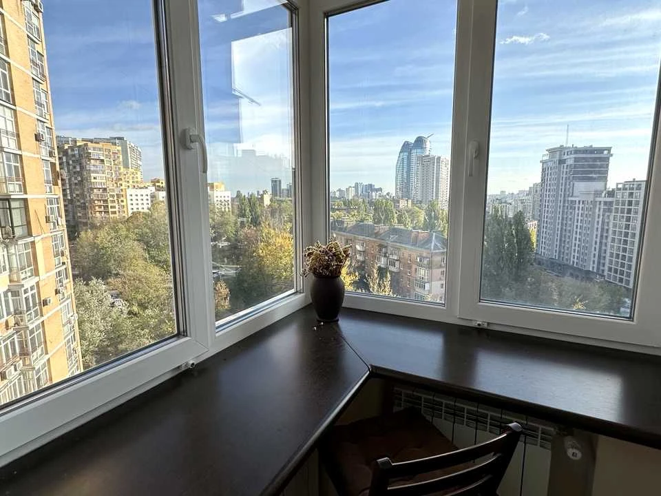Квартира. Київ, вулиця Євгена Коновальця