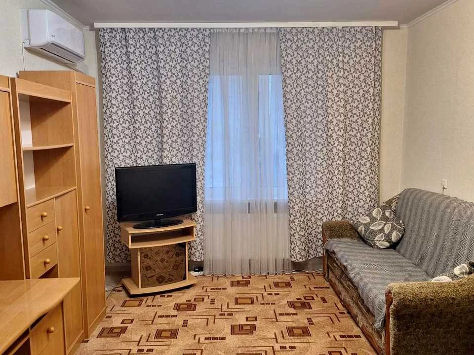 Квартира. Київ, Академіка Глушкова просп.