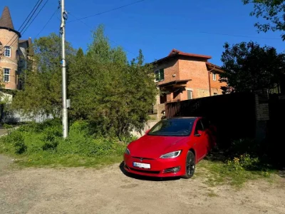 Будинок. Київ, Саперне Поле, вул.
