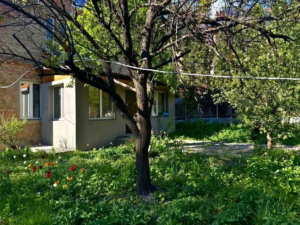 Будинок. Київ, Саперне Поле, вул.
