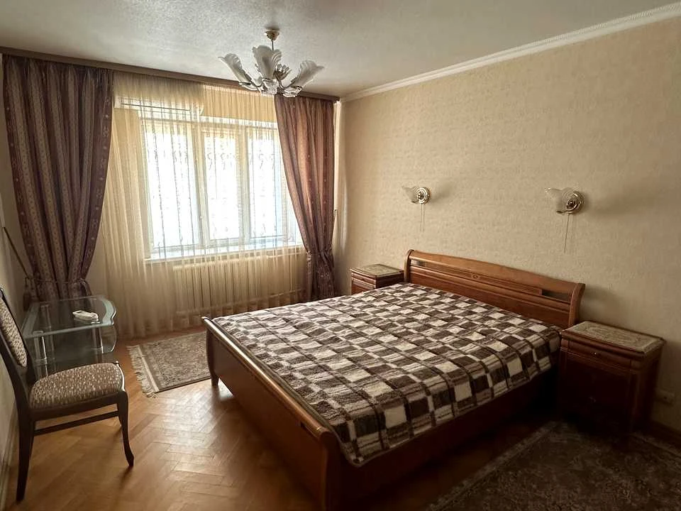 Квартира. Киев, проспект Оноре де Бальзака