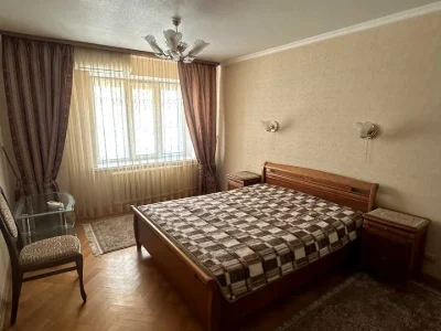 Квартира. Киев, проспект Оноре де Бальзака
