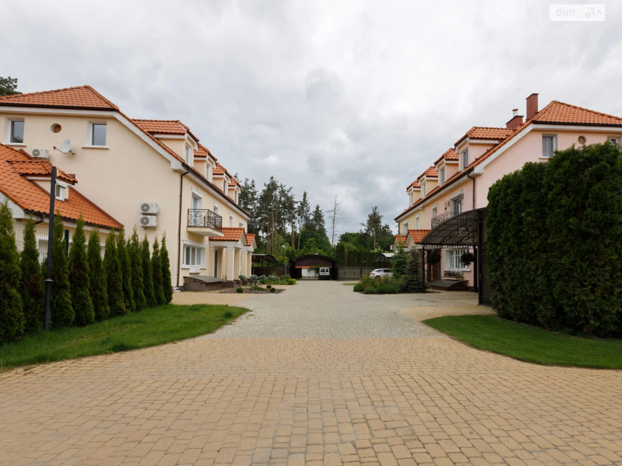 House for Sale - Holosiiv