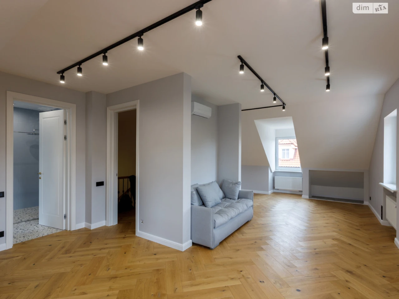 House for Sale - Holosiiv