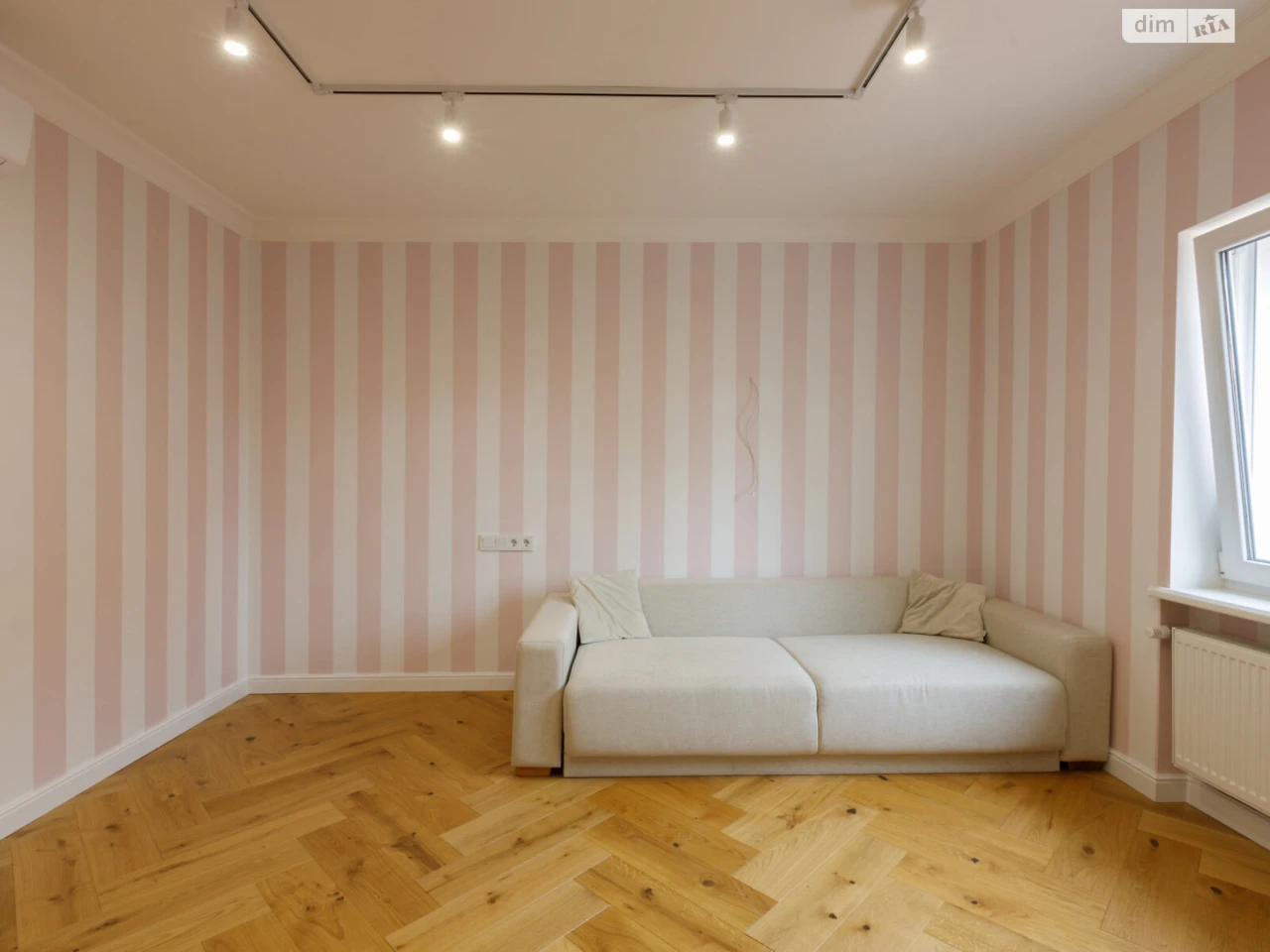 House for Sale - Holosiiv