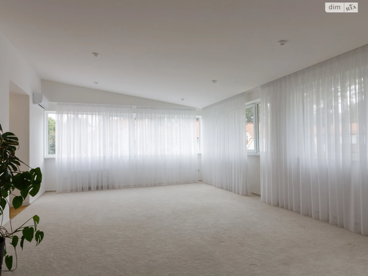 House for Sale - Holosiiv