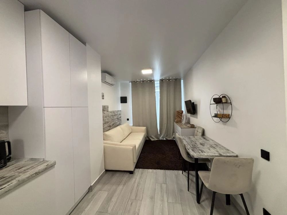 Продається квартира 1-кімнатна, B4/газ/ Ужгород