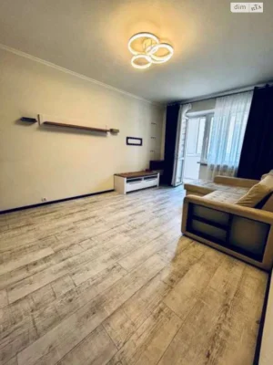 Long-Term Rental Apartment Troyeshchyna