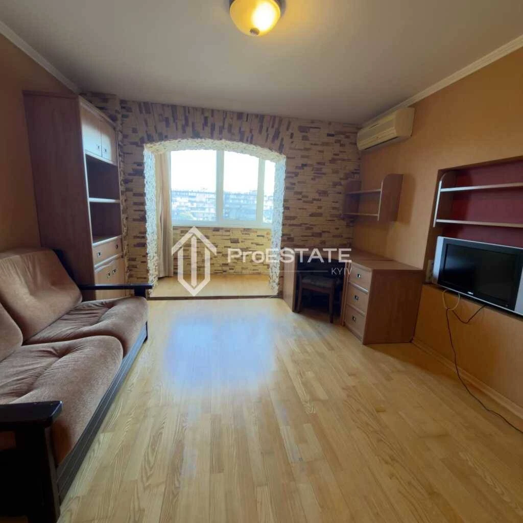 Продається 2-кімнатна квартира, Київ, Братиславська вулиця, 7