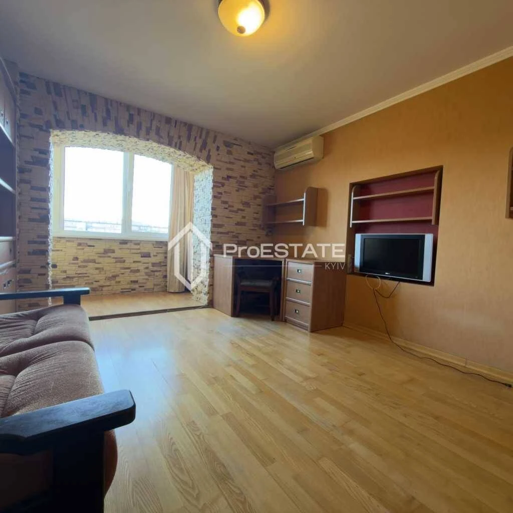 Продається 2-кімнатна квартира, Київ, Братиславська вулиця, 7