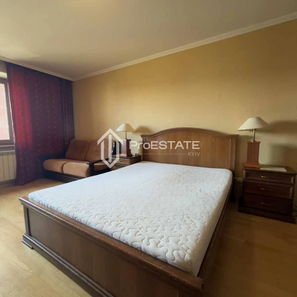 Продається 2-кімнатна квартира, Київ, Братиславська вулиця, 7