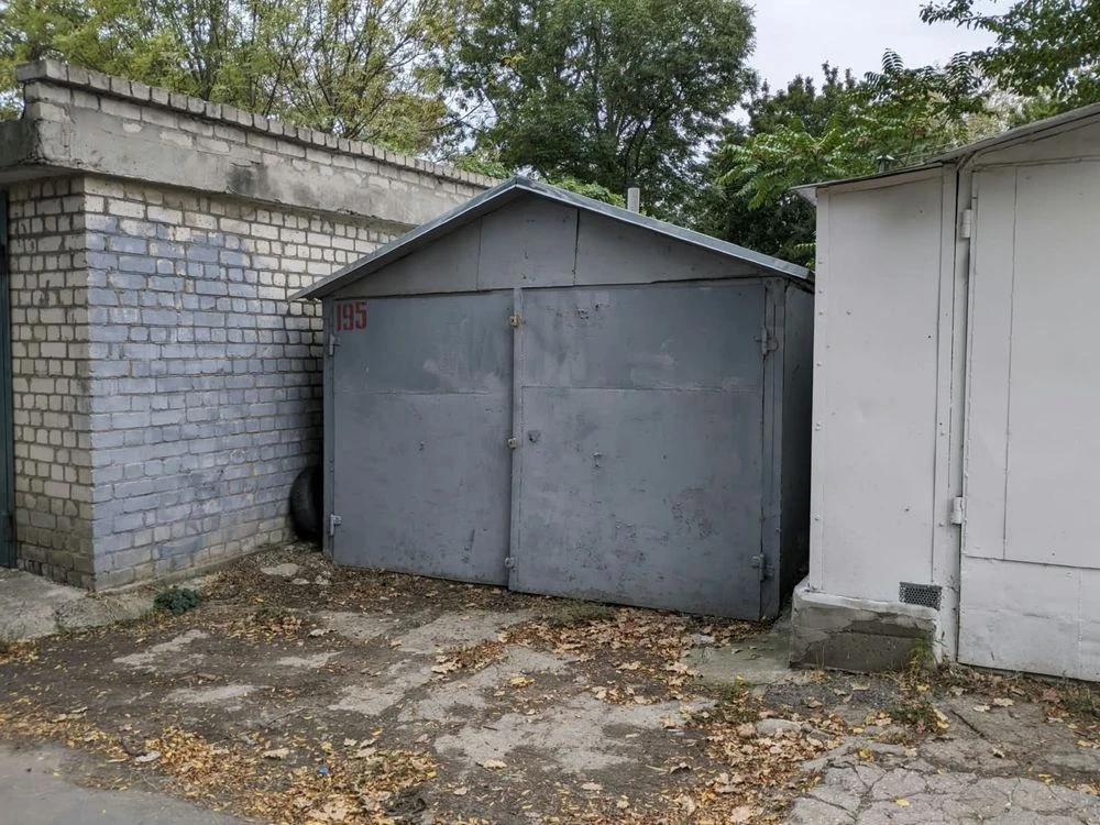 Продається гараж у селищі Котовського