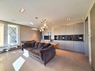 Оренда 2-кімнатної квартири 160 м², Регенераторна вул., 4, к