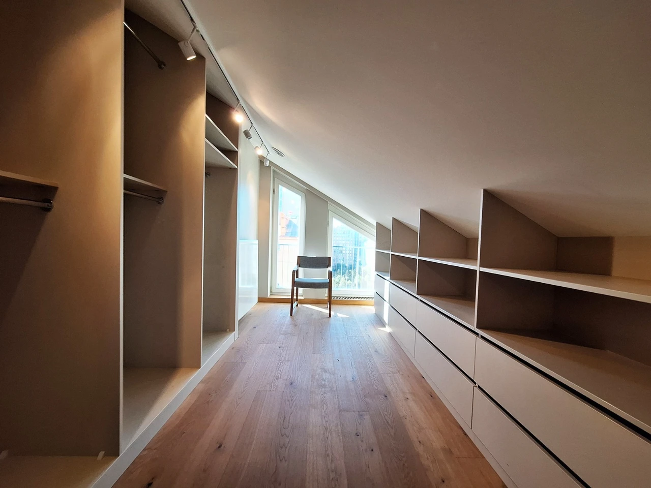 Оренда 2-кімнатної квартири 160 м², Регенераторна вул., 4, к