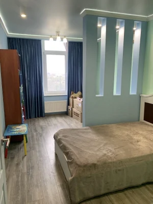 Продаж квартири з видом, 3 кімнати, 71.9 м² в ЖК