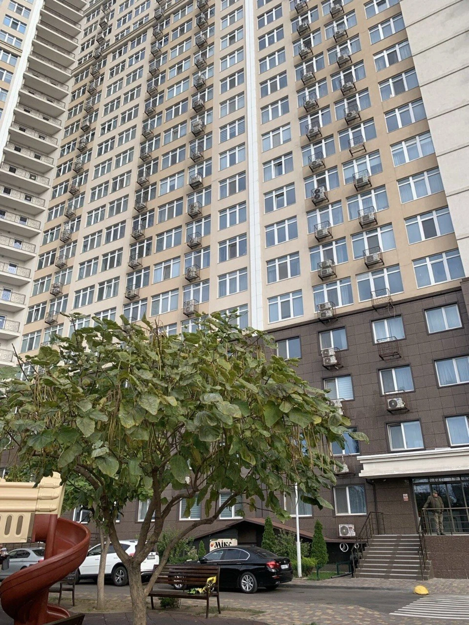 Продаж квартири з видом, 3 кімнати, 71.9 м² в ЖК