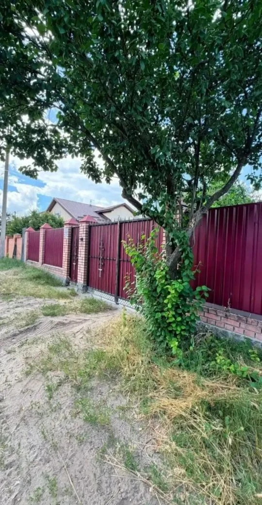 Sale of a cozy house in Lelekovka