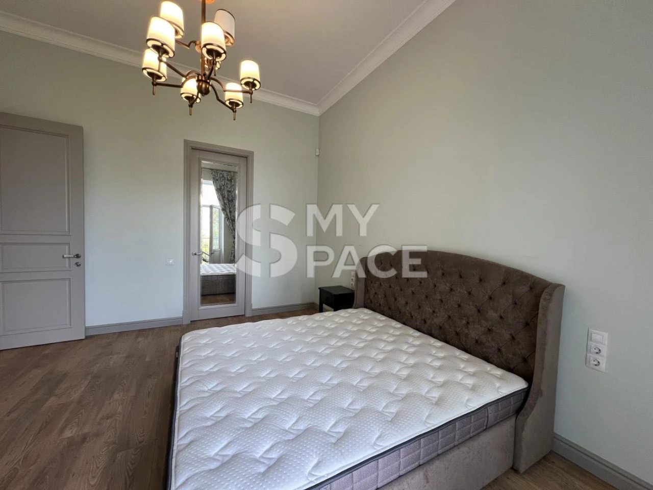 Продаж дизайнерської 3х кім кв Центр вул.Тарасівська 3А парк